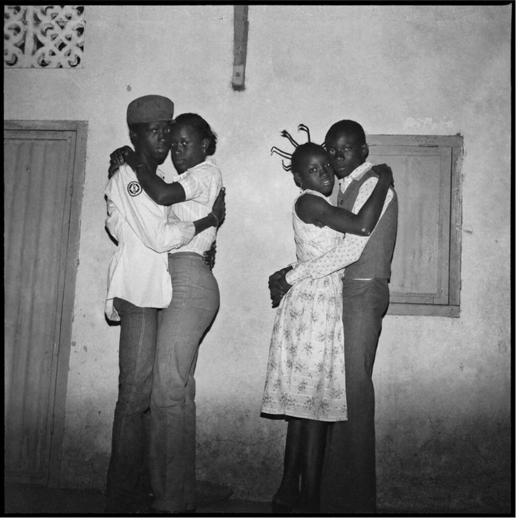 photographie de S.Sory montrant deux couples dansant le blues