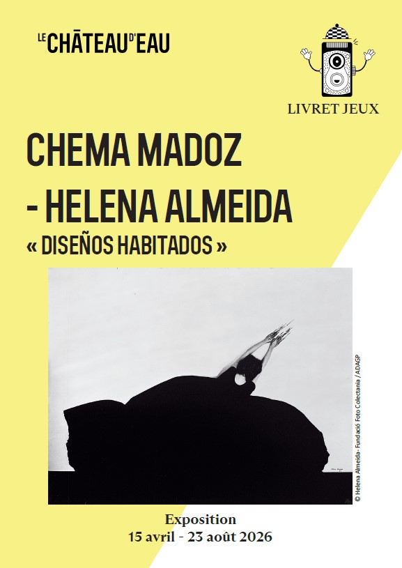 Photo de la première page du livret jeux de l'exposition de Chema Madoz et Helena Almeida